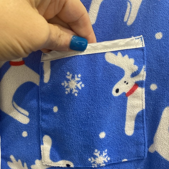 Taylor Marcs 2 Piece Ultra soft Pajamas | Size Small - Picture 8 of 9